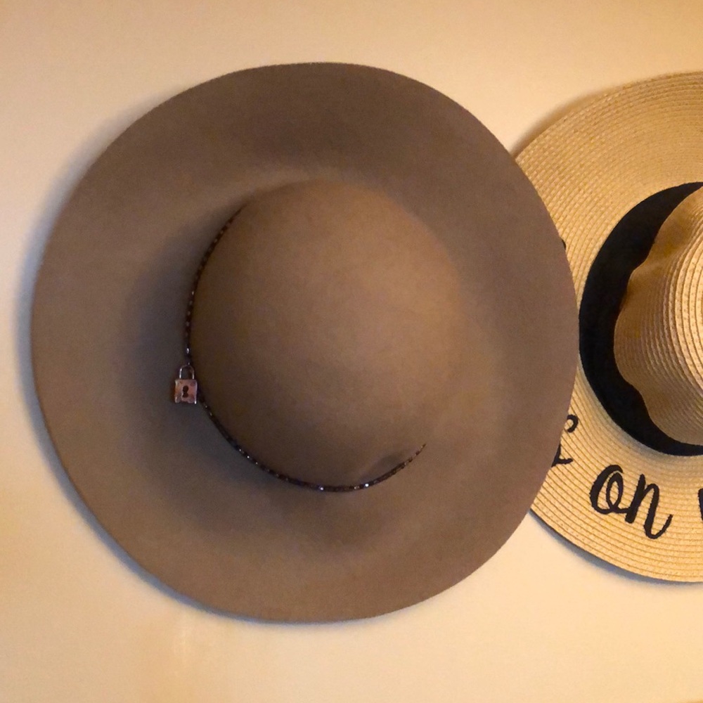 BCBG never worn tan hat